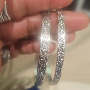 925 Sterling Silver Floral Engraved Ladies Size 8 Bangle Bracelets Elegant Pair